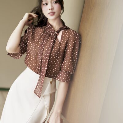 Những chi tiết nhỏ làm nên phom dáng Kate