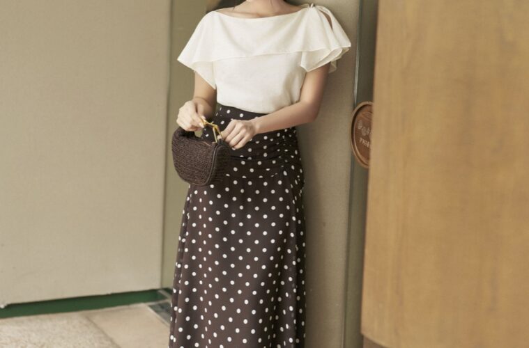 Zena Skirt: đường rơi mềm cho bản phối công sở
